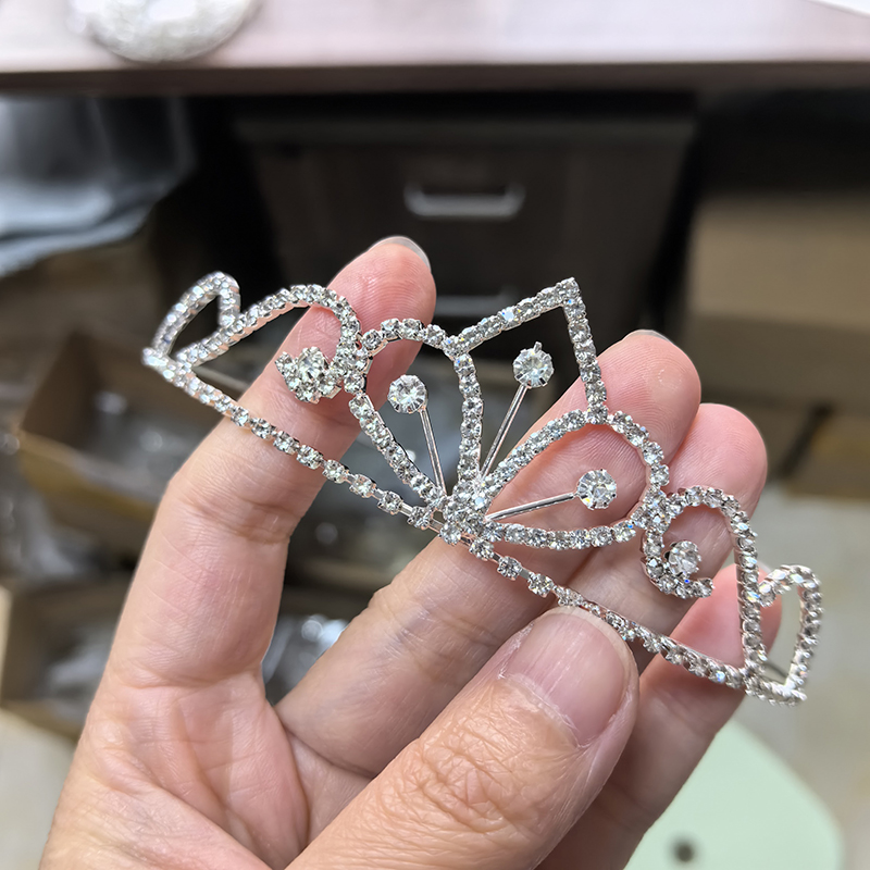 Gümüş Renkli Yapay Elmas Gelin - Queen Accessories incelemesi ve fiyatı